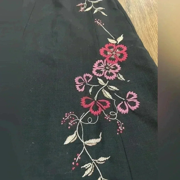 Ann Taylor LOFT embroidered skirt Sz‎ 0 - Picture 2 of 6